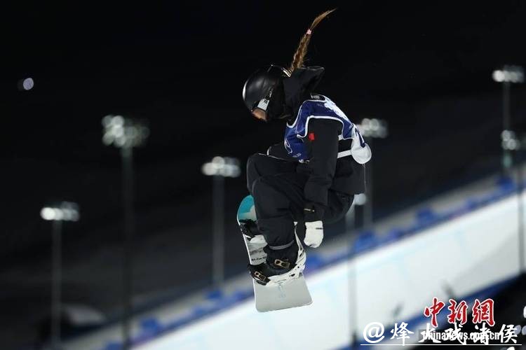 冬奥会单板滑雪女子大跳台决赛 张小楠获得第五名