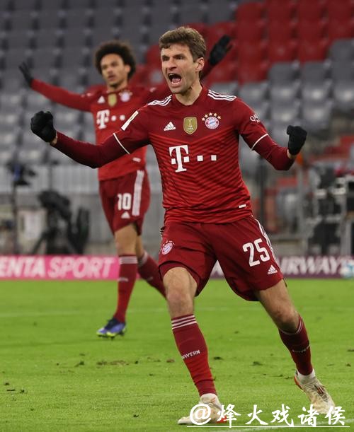 德甲-莱万穆勒破门屈桑斯世界波 拜仁4-0胜狼堡 德甲-莱万穆勒破门屈桑斯世界波 拜仁4-0胜狼堡